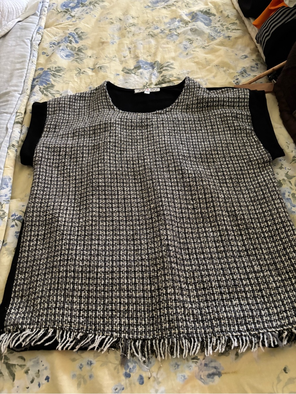 Joy Joy Black and White Textured Fringe Short Sleeve Top